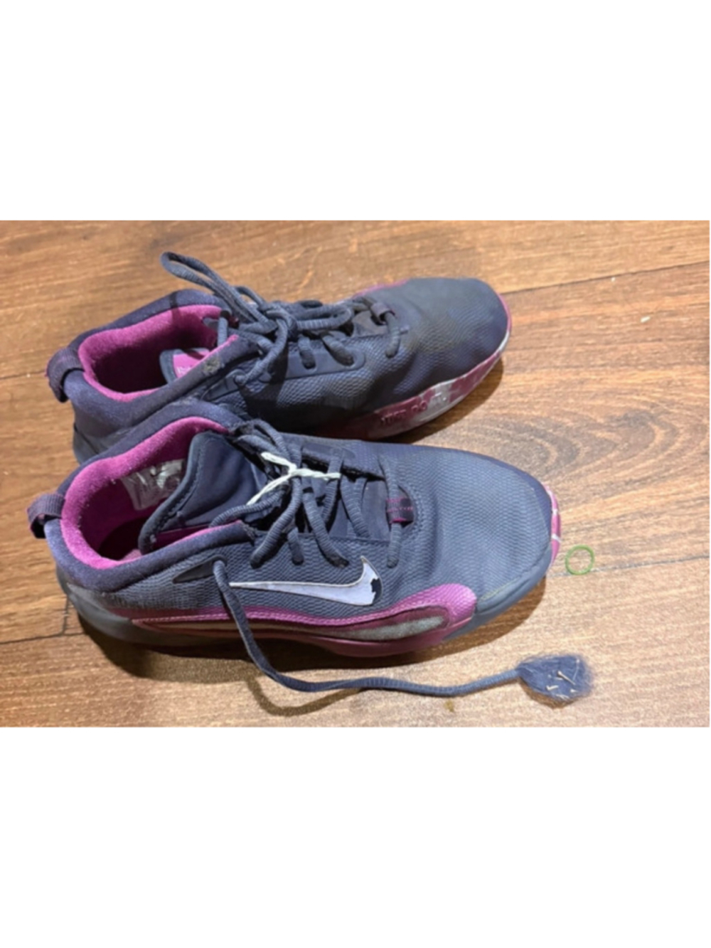 Girls Nike Sneakers Size 5 Big Girl Purple and Pink - Picture 4 of 6